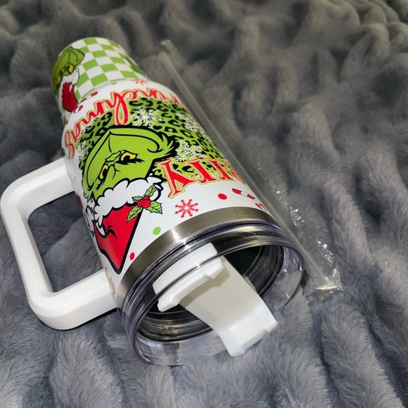 Super cute grinch tumblers - Picture 7 of 7